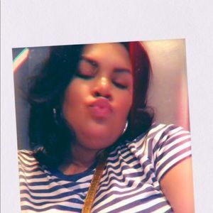 Meet your Posher, Desiree